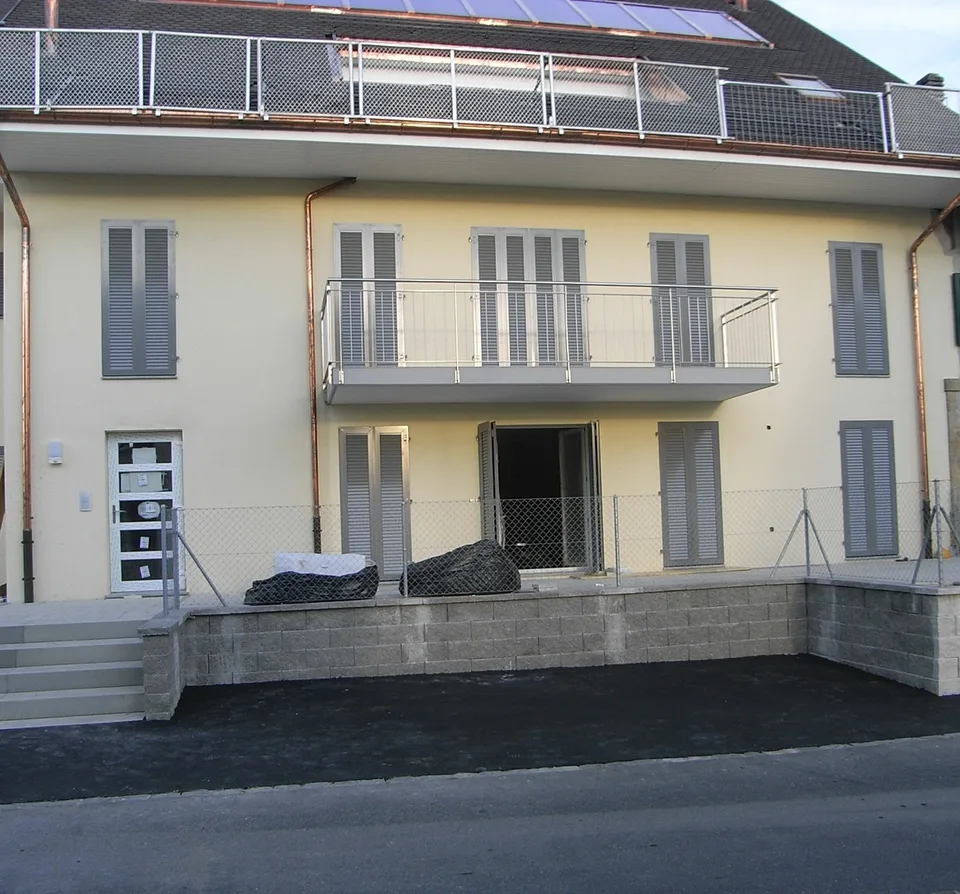 Öffentlicher Parkplatz in Vufflens-la-Ville