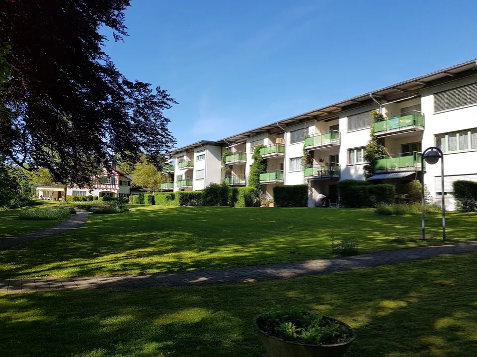 Wohnen im Park / einzigartige Wohnlage / 2 1/2 - Wohnung