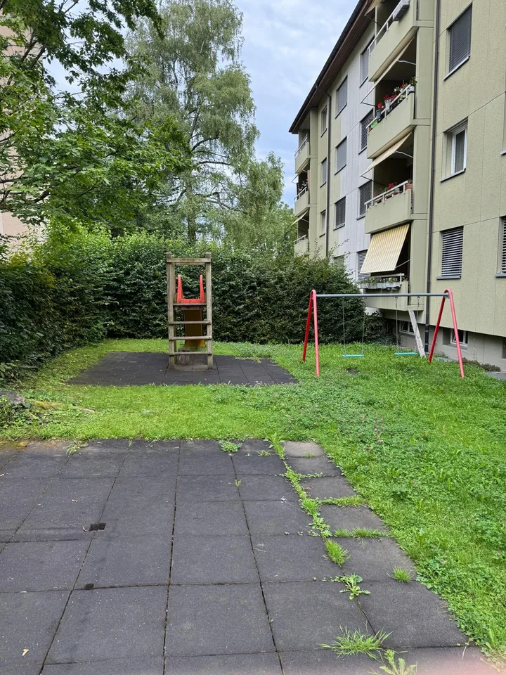 Gewerbefläche mit grosszügigem Garten zu vermieten