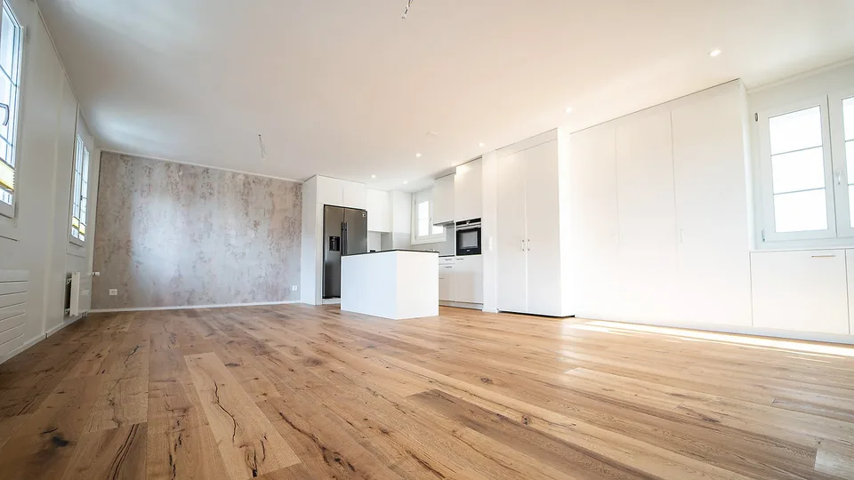 grosse 110m2 Loft-Wohnung in ehemaliger Schreinerei