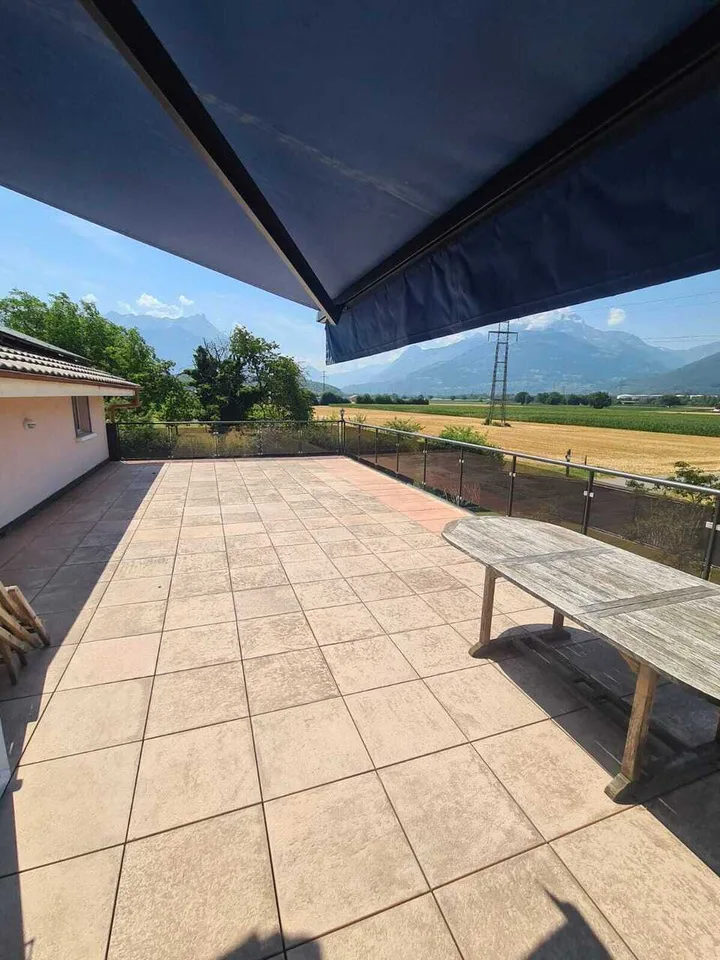 Appartement mit einer großen Terrasse und Blick auf die Dents-du-Midi