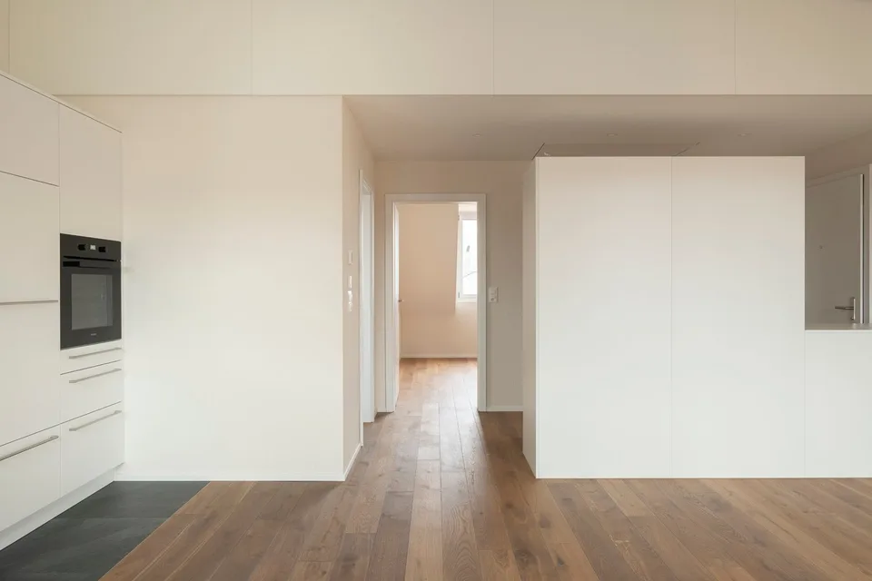 Helle 2.5-Zimmer-Dachwohnung mit Galerie beim Eigerplatz