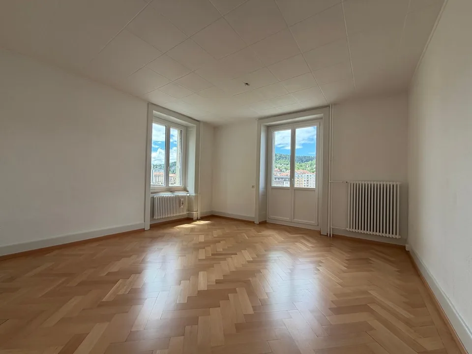Charmantes 2.5-Zimmer-Wohnung mit Balkon in La Chaux-de-Fonds