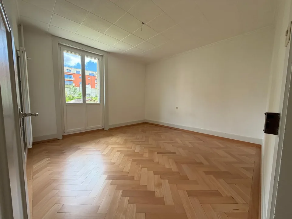 Charmantes 2.5-Zimmer-Wohnung mit Balkon in La Chaux-de-Fonds