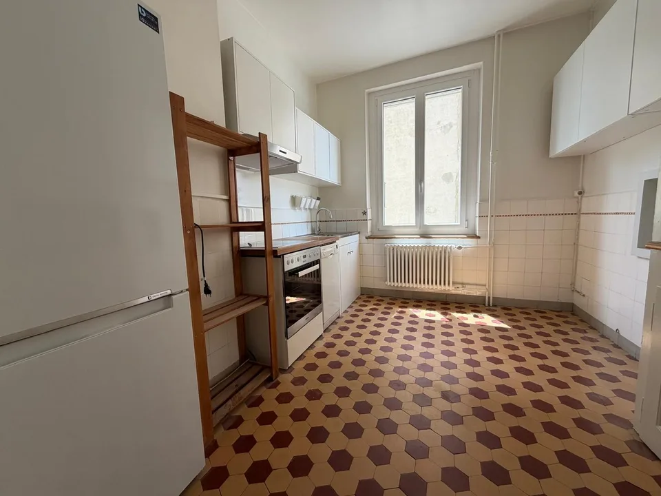 Charmantes 2.5-Zimmer-Wohnung mit Balkon in La Chaux-de-Fonds
