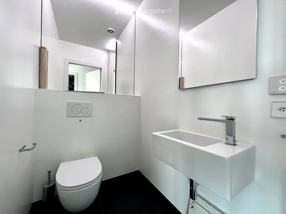 VACALLO: SPLENDIDO APPARTAMENTO CON RIFINITURE DI DESIGN