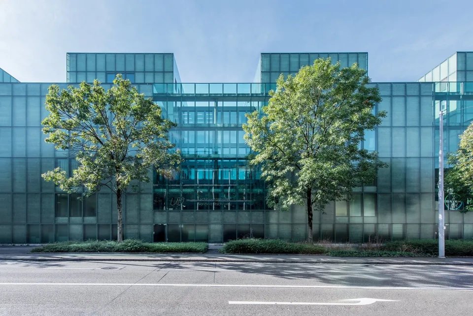 Vollausgebaute Büroflächen im Peter Merian Haus!