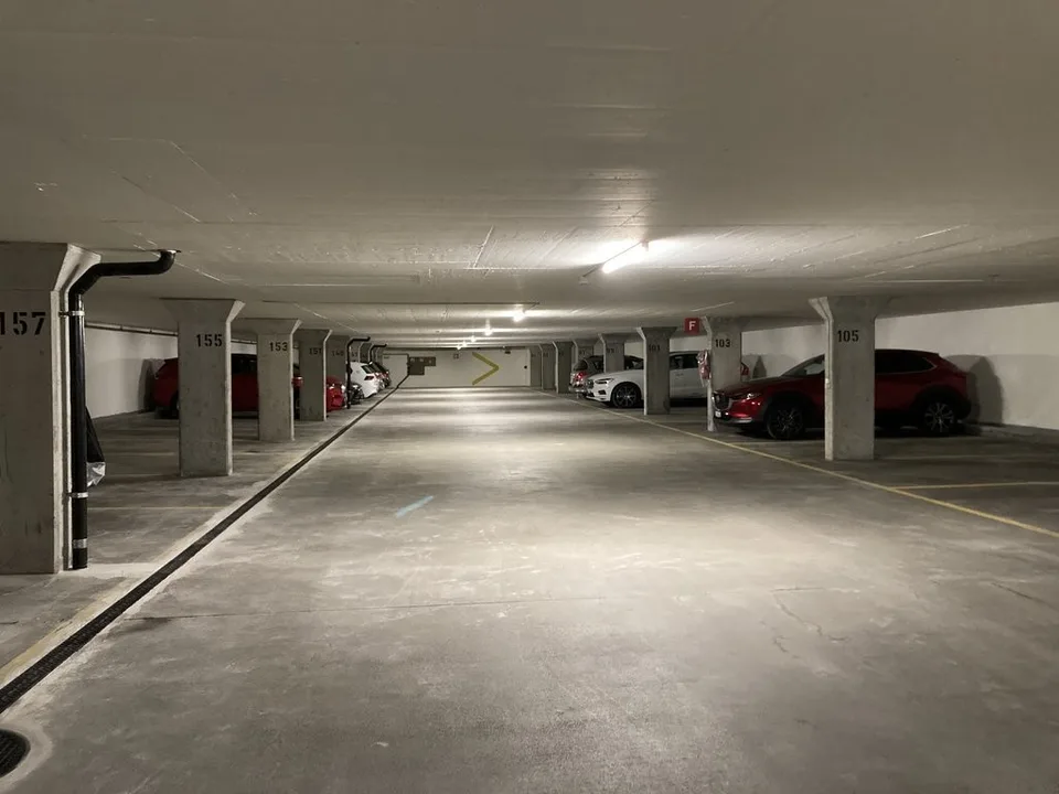 EINSTELLPLATZ 5 GEHMINUTEN VOM BAHNHOF BERN ENTFERNT