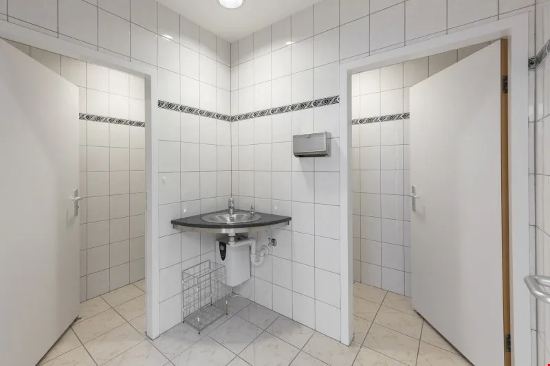 BUREAU / SHOW-ROOM / ATELIER – photo 16 sur 18