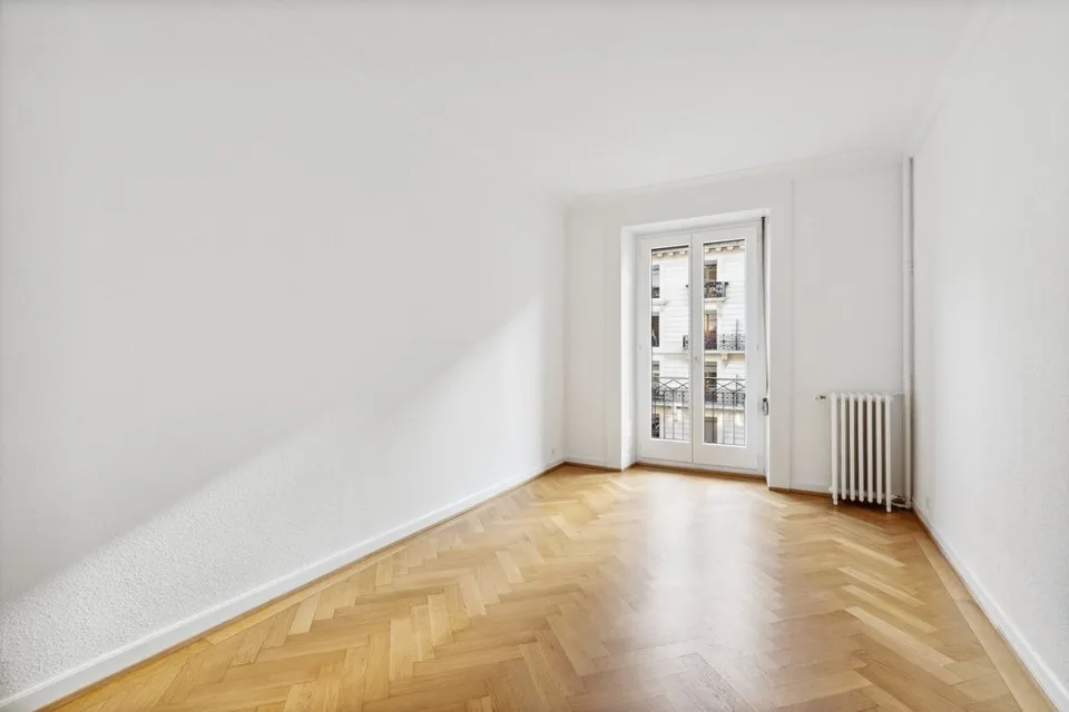Vier-Zimmer-Wohnung im dritten Stock im Bahnhofsviertel