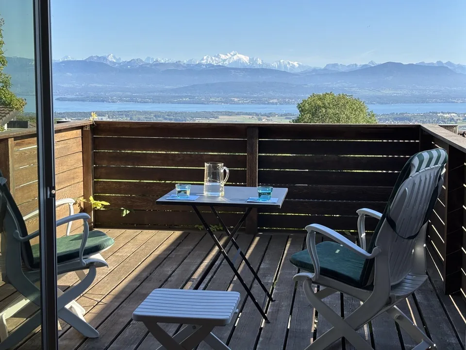 Charmante villa jumelle meublée avec vue sur le lac et les Alpes