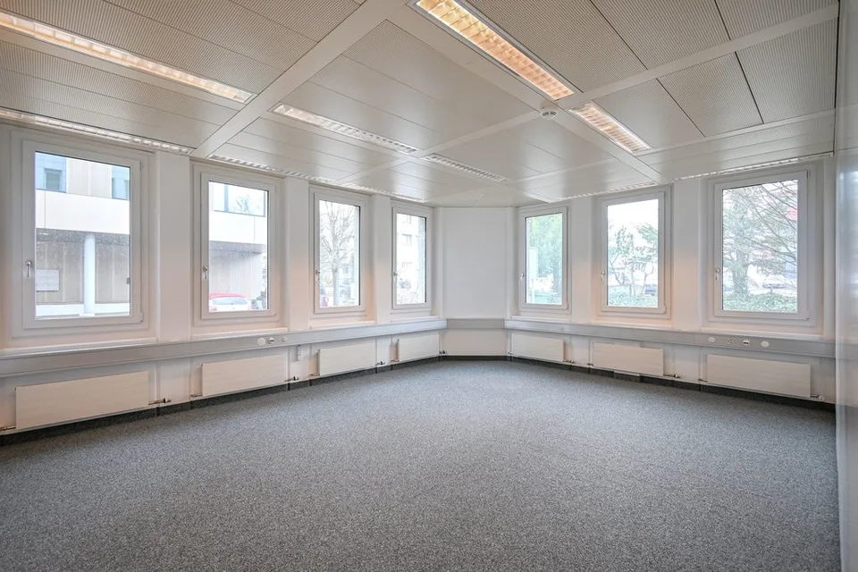 130 m2 - 1'100 m2 - Büroräumlichkeiten im Industriegebiet Täfern