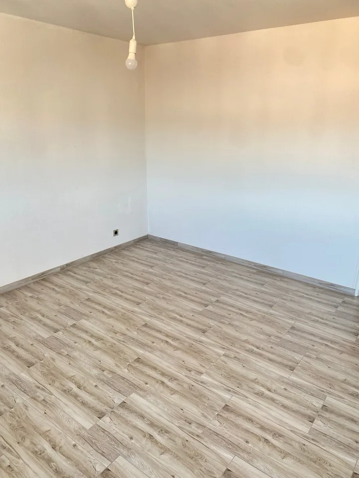 Zweieinhalb-Zimmer-Wohnung im 9. Stock in La Chaux-de-Fonds – Foto 6 von 11