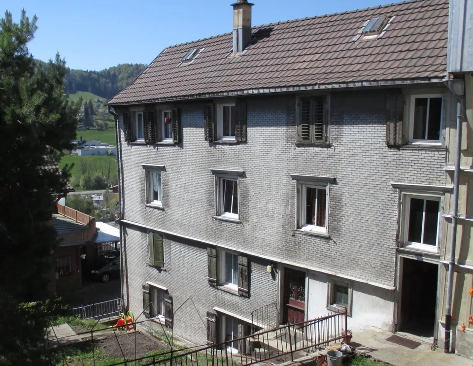 zentral und ruhig gelegene Altbauwohnung
