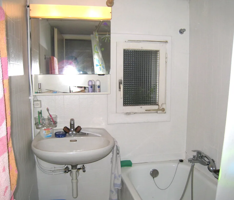 Appartamento in vecchio edificio situato in zona centrale e tranquilla