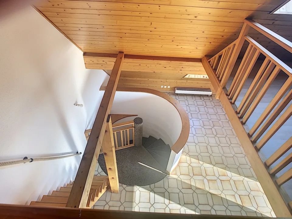 Au coeur de la bourgade d'Oron-la-Ville 5.5 pièces en triplex – photo 12 sur 13