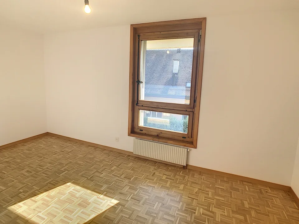 Au coeur de la bourgade d'Oron-la-Ville 5.5 pièces en triplex – photo 6 sur 13