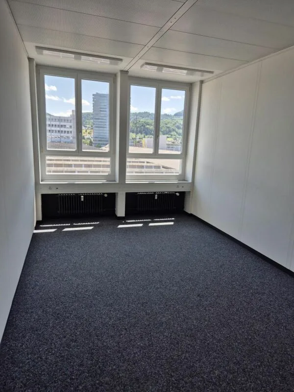 Ufficio luminoso e spazioso (74,5 m²) nel parco industriale Buss Pratteln