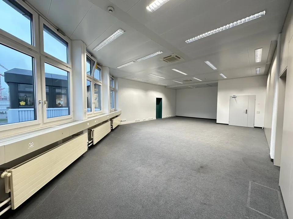 Espace de bureau lumineux au Honeywell-Platz 1 à Dielsdorf, 70 m² dans un emplacement central – photo 6 sur 8