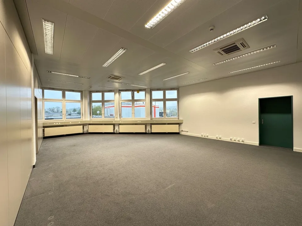 Espace de bureau lumineux au Honeywell-Platz 1 à Dielsdorf, 70 m² dans un emplacement central – photo 7 sur 8