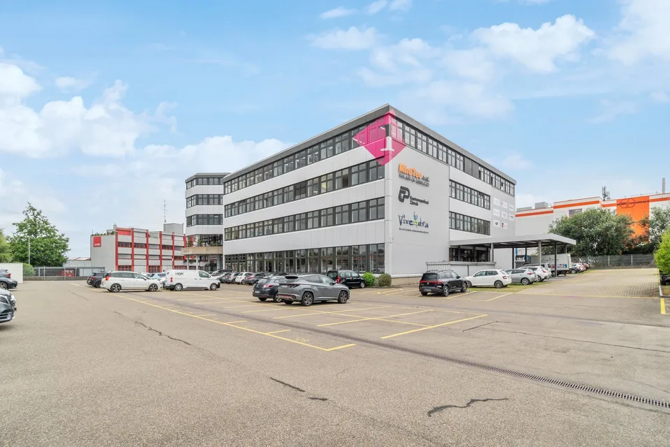 Helle Bürofläche am Honeywell-Platz 1 in Dielsdorf  70 m² an zentraler Lage