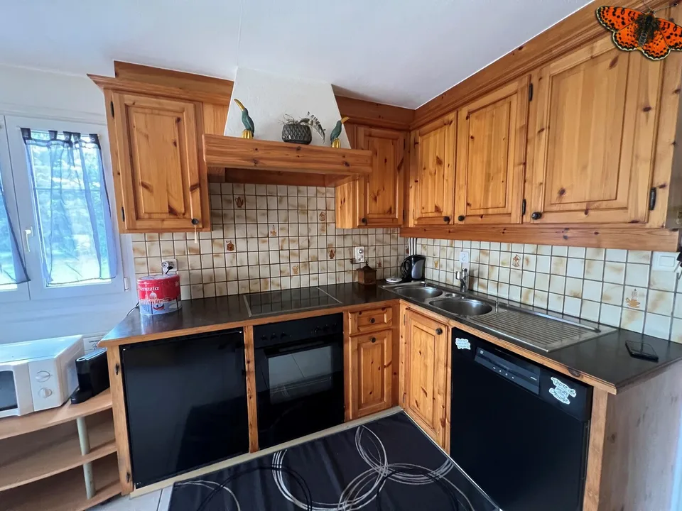 CHARMANTES 2 ½ ZIMMER IN EINEM FAMILIENHAUS VUADENS