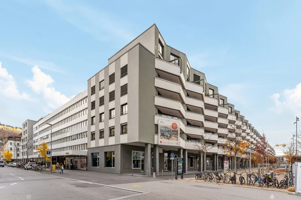 An der Esplanade: Bürofläche mit Balkon und Ausblick
