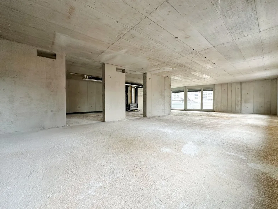 An der Esplanade: Bürofläche mit Balkon und Ausblick