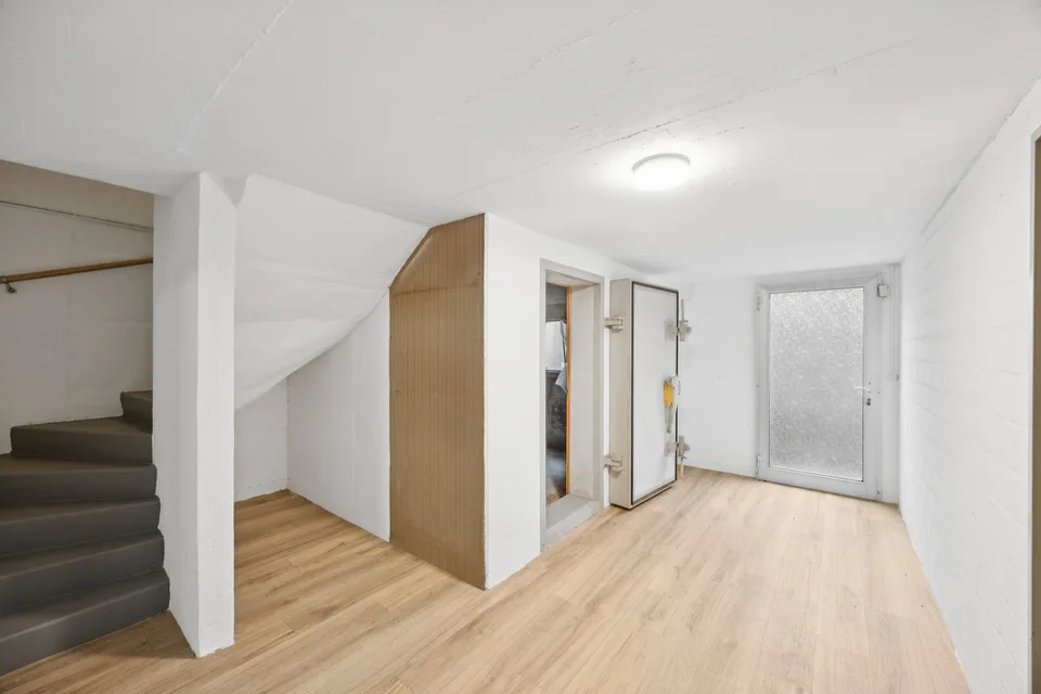 Casa unifamiliare ristrutturata di 6,5 locali con giardino – foto 8 di 9