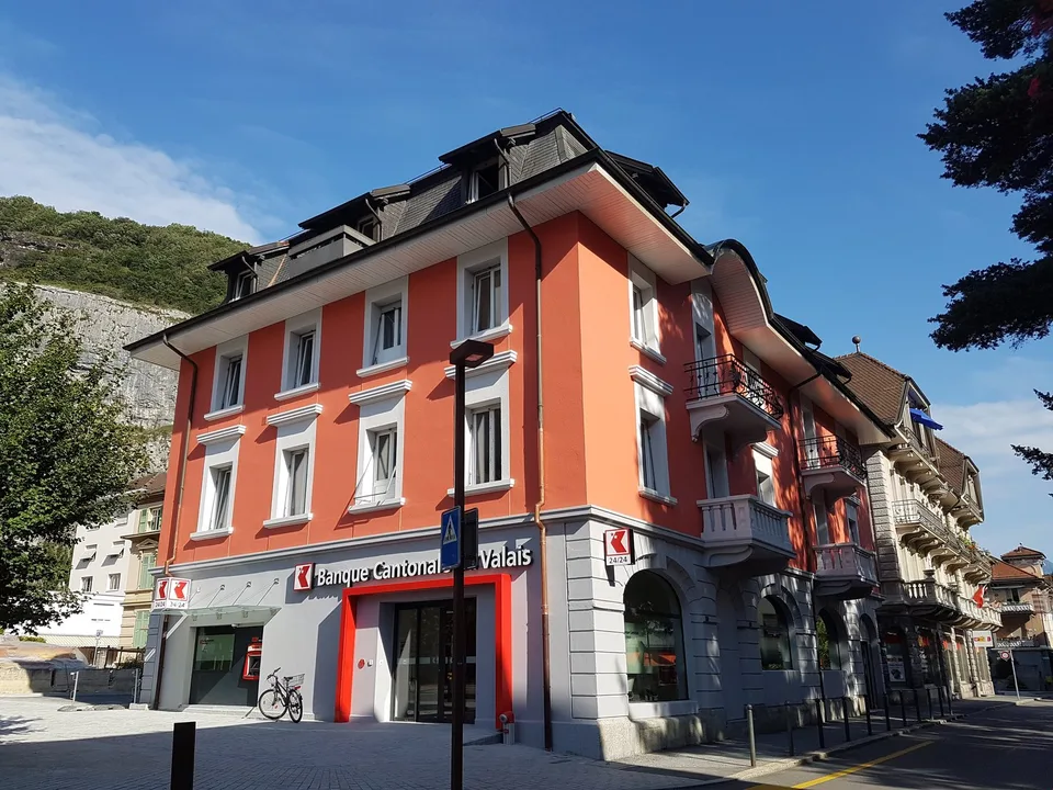 À louer, un joli appartement de 2 pièces 1/2, dans un immeuble d'époque, au coeur de St-Maurice !
