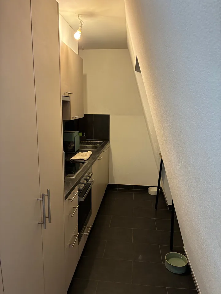 Zu vermieten, eine schöne 2-Zimmer-Wohnung, in einem Altbau, im Herzen von St-Maurice!