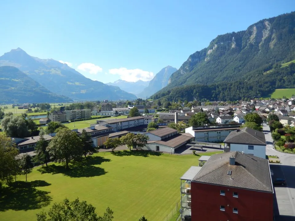 Balcony apartment with magnificent mountain views!