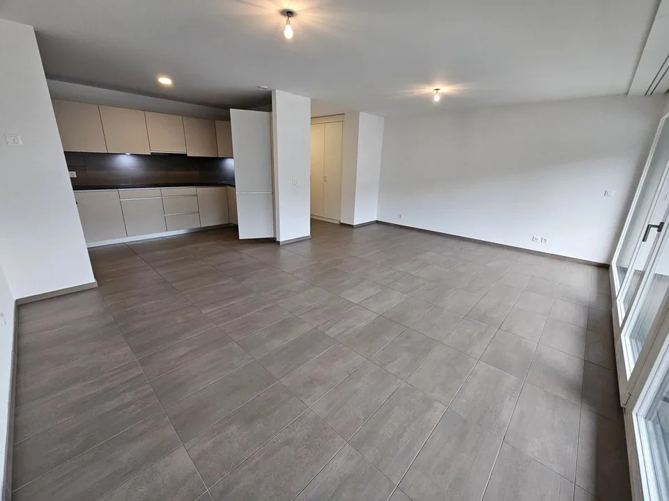 Bel appartement contemporain de 3.5 pièces avec balcon