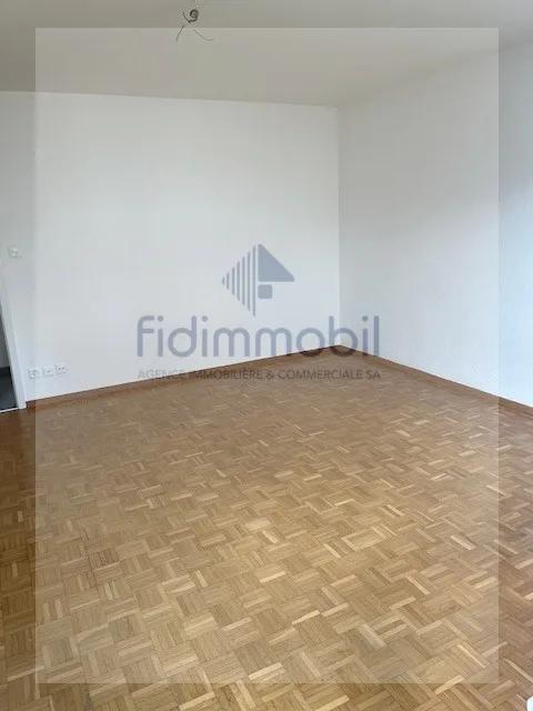 Wohnung mit 3.5 Zimmern im 1. Stock