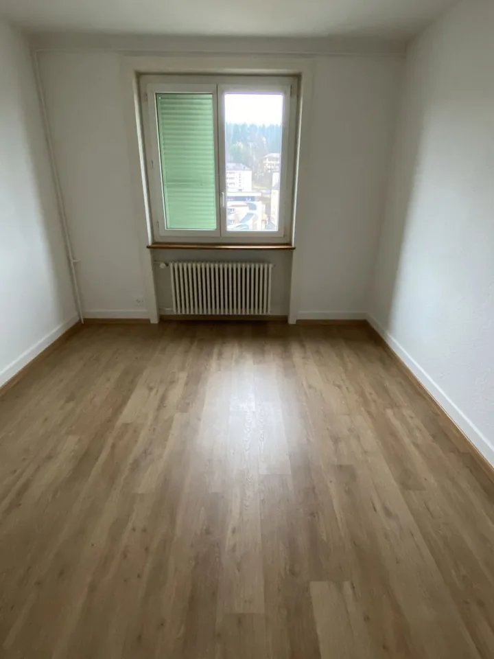 Charmant appartement 2 pièces avec vue sur la ville au Locle