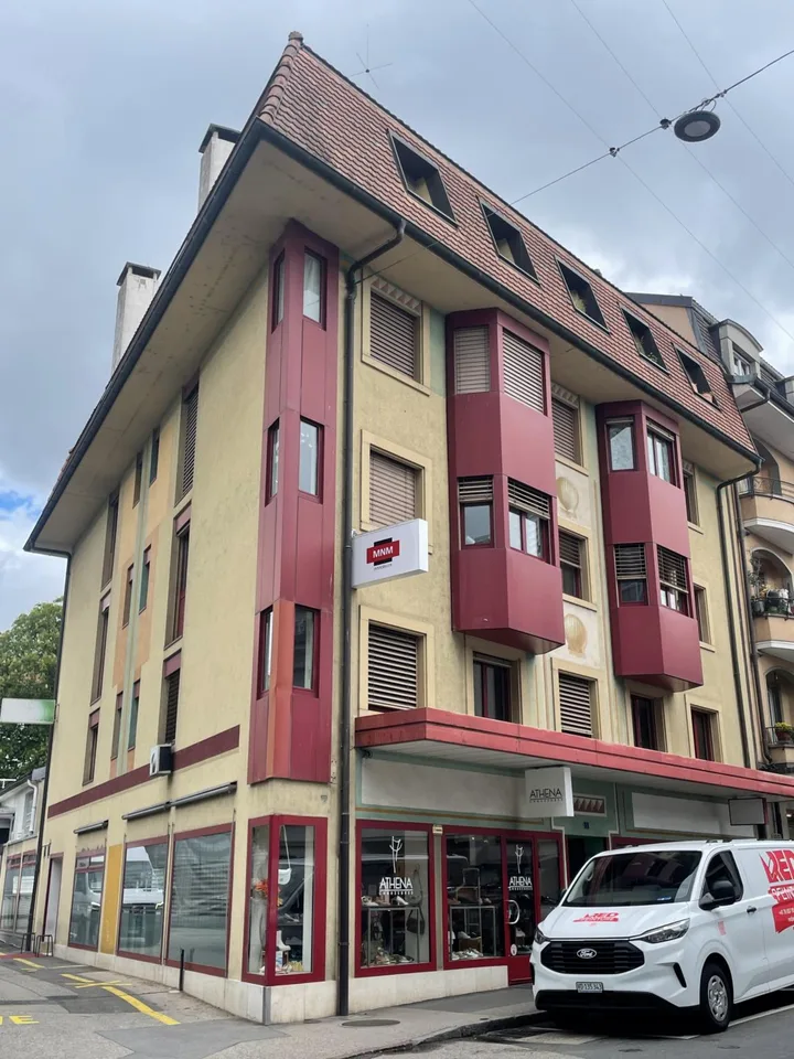 Kommerzielle Arcade ideal gelegen