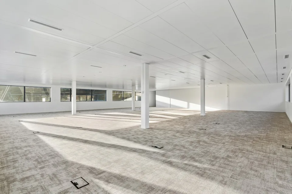 Büro von 385 m² zur Miete in Terre Bonne – Foto 7 von 9