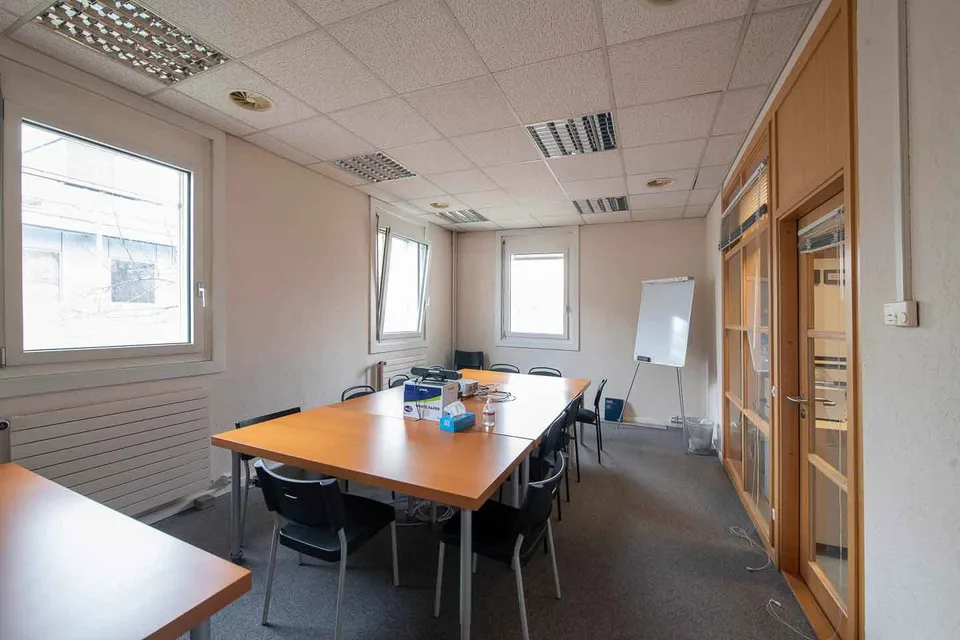 Surface à Plan-les-Ouates  –  CTN 16  –  2ᵉ étage : env. 290 m²