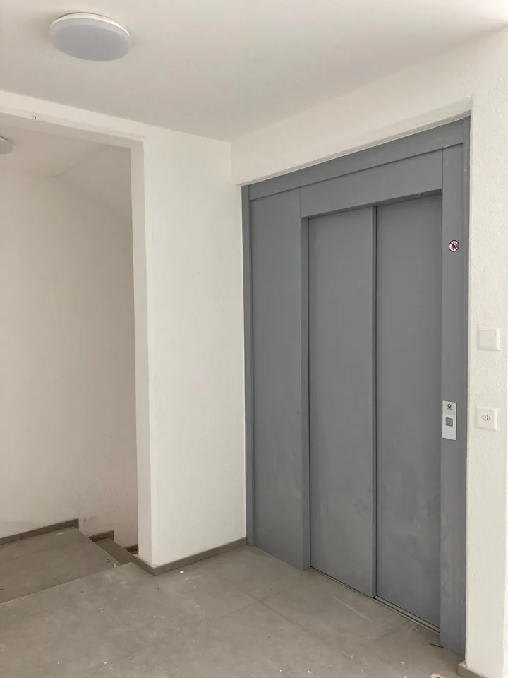 Ultimo spazio commerciale in affitto a S. Antonino – photo 11 sur 17