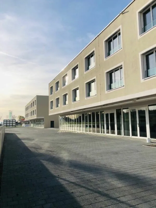 Architekturbüro /Geschäftsflächen im Gewerbezentrum Au Milavy  54m2