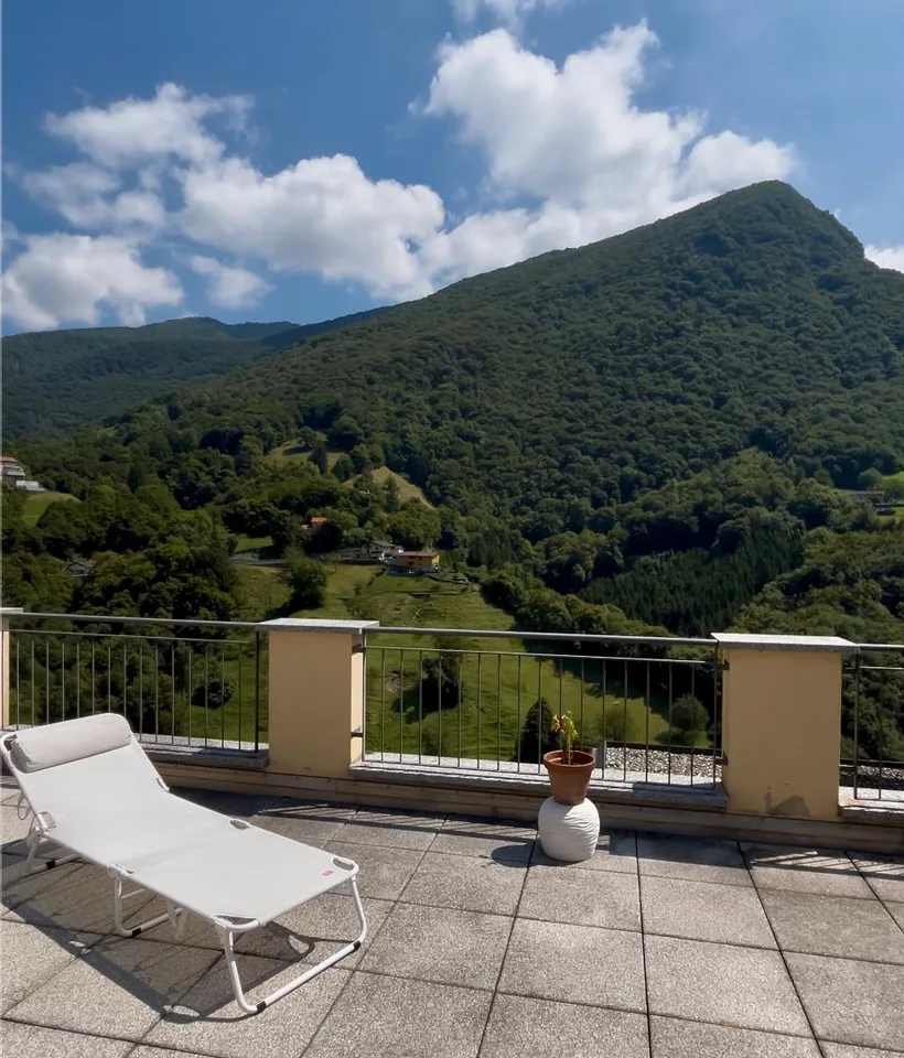 AROGNO – POSSIBILE CASA DI VACANZA, MANSARDA IN CASA D’EPOCA RISTRUTTURATA  IT/DE