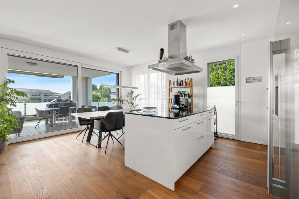 4.5-room apartment with large balcony & evening sun in Steinhausen