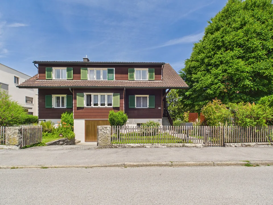 Attractive two-family house in central location