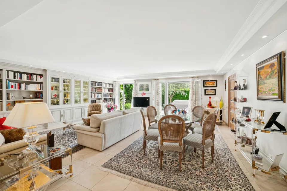 Elegante appartamento di 160 m² nel cuore di Cologny