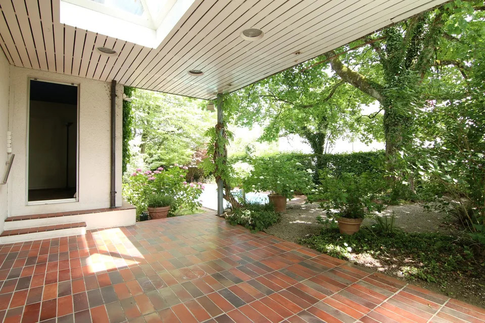 Oasi verde con piscina - Il tuo rifugio in città