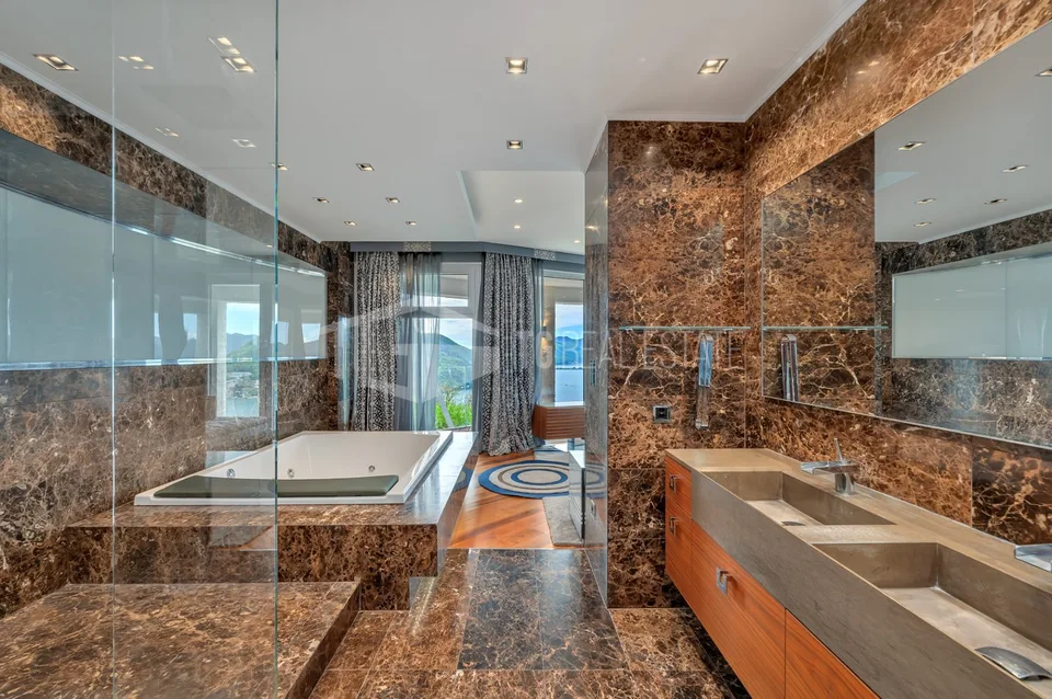 Prestigioso Attico Duplex con Vista Lago  a Aldesago
