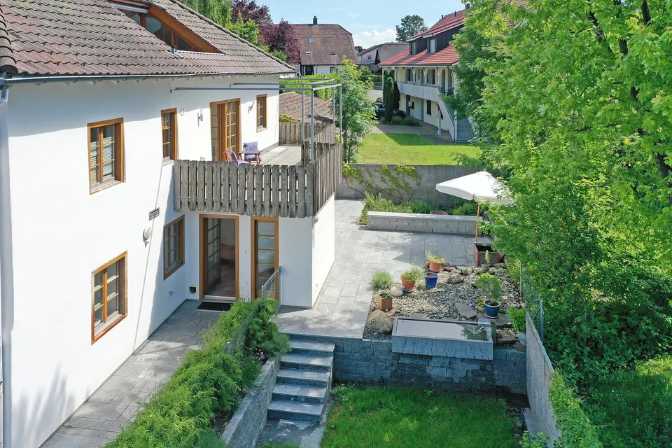 Einfamilienhausgefühl auf zwei Etagen – Ihr eigenes Zuhause mit Garten und Weitblick in Widen – Foto 8 von 13
