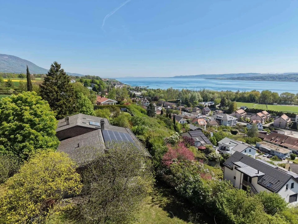 Villa mit Charakter und Seeblick