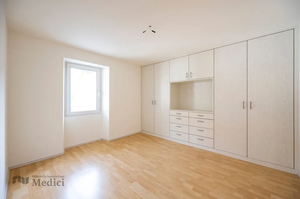 SOMAZZO - PRÄCHTIGES EINFAMILIENHAUS MIT ANGRENZENDEM EINZELAPARTMENT – Foto 10 von 25