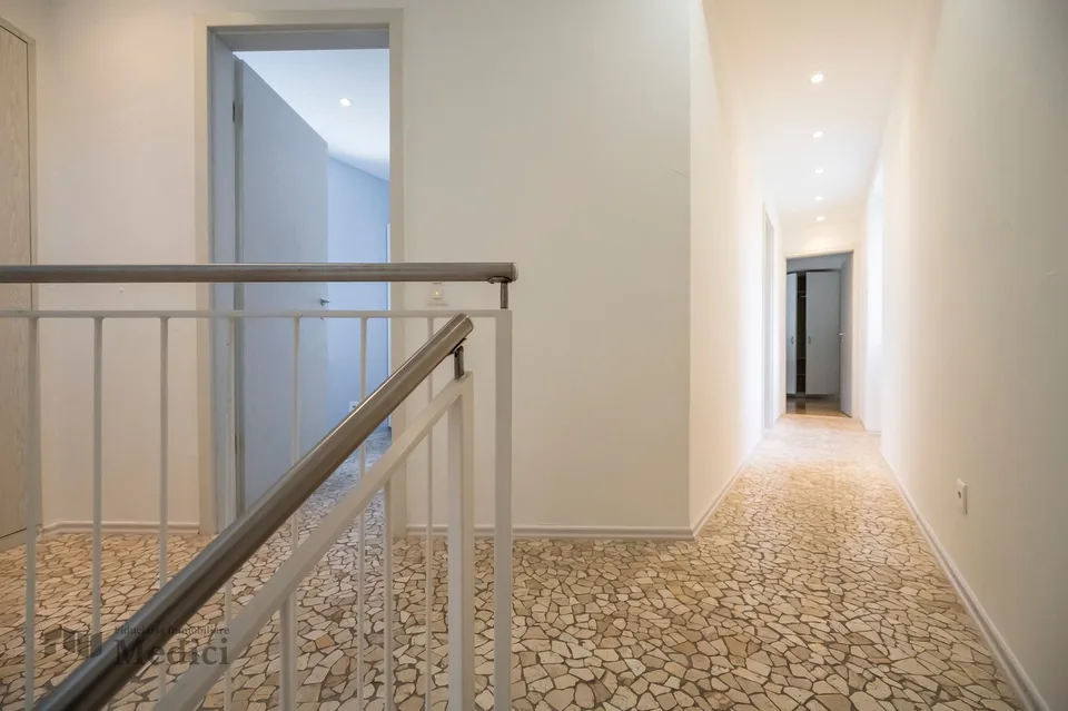 SOMAZZO - PRÄCHTIGES EINFAMILIENHAUS MIT ANGRENZENDEM EINZELAPARTMENT – Foto 14 von 25